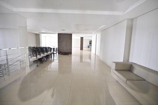 Apartamento à venda com 3 quartos, 81m² em Serrinha, Goiânia