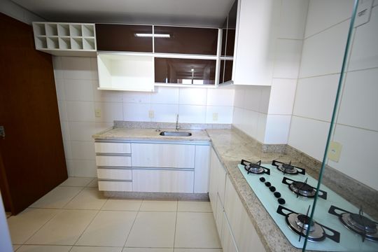 Apartamento à venda com 3 quartos, 81m² em Serrinha, Goiânia