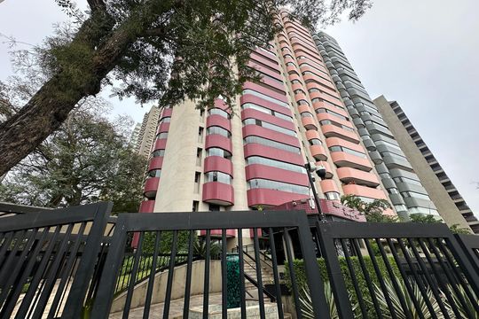Fachada de apartamento para alugar com 4 quartos, 350m² em Alphaville Industrial, Barueri