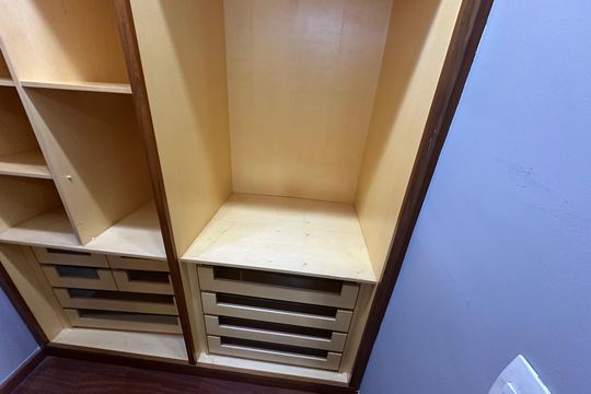 Closet da suíte 3 de apartamento para alugar com 4 quartos, 350m² em Alphaville Industrial, Barueri