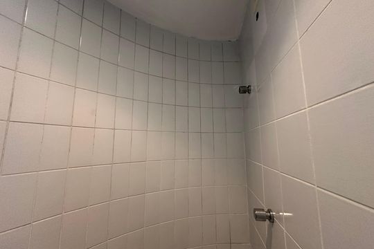 Banheiro de serviço de apartamento para alugar com 4 quartos, 350m² em Alphaville Industrial, Barueri