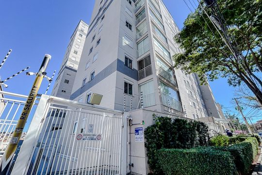Fachada com Plaquinha de apartamento para alugar com 2 quartos, 33m² em Cidade Mãe do Céu, São Paulo