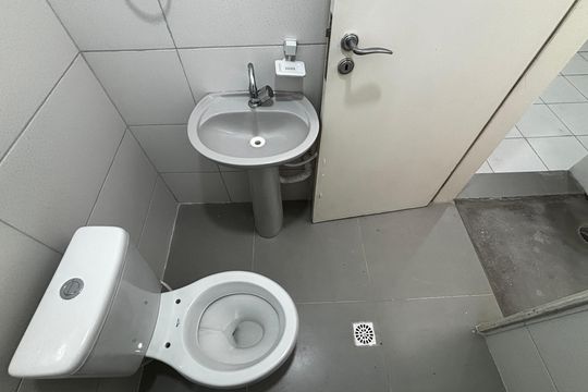 Banheiro de casa para alugar com 1 quarto, 20m² em Jardim Paraiso, Santo André