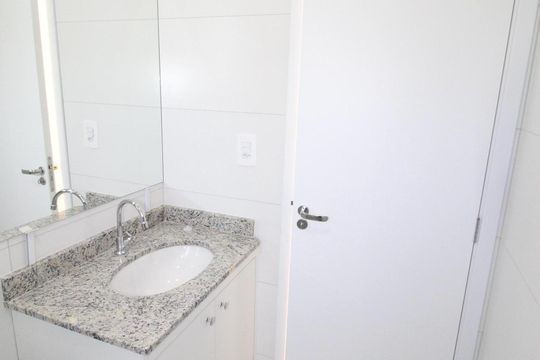 Banheiro da Suíte de apartamento para alugar com 3 quartos, 62m² em Conjunto Residencial Flamboyant, São José dos Campos