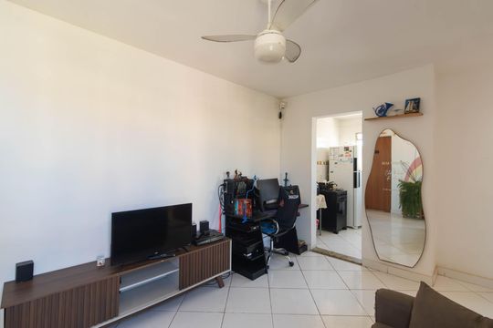 Sala de apartamento para alugar com 2 quartos, 47m² em Arsenal, São Gonçalo