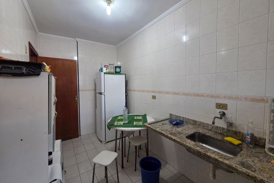 Cozinha de apartamento para alugar com 1 quarto, 56m² em Vila Assuncao, Praia Grande