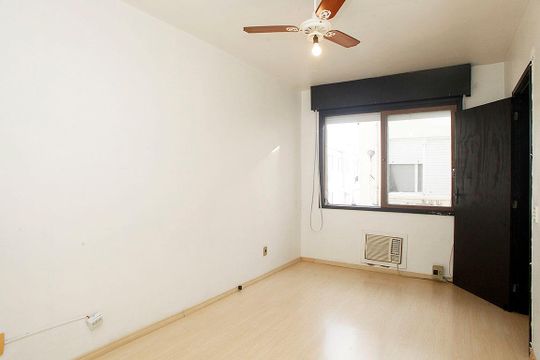 Quarto de apartamento para alugar com 1 quarto, 46m² em Menino Deus, Porto Alegre