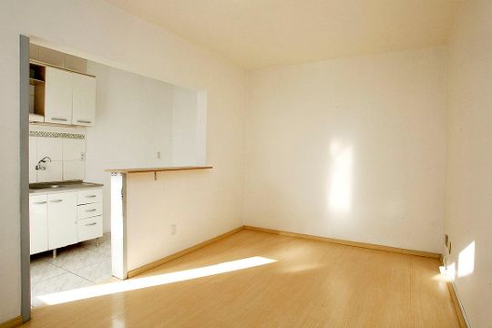 Sala de apartamento para alugar com 1 quarto, 46m² em Menino Deus, Porto Alegre