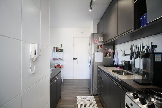 Cozinha de apartamento à venda com 2 quartos, 64m² em Jardim Caboré, São Paulo