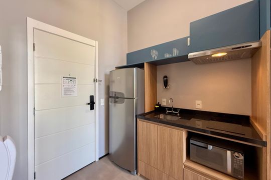 Cozinha de apartamento à venda com 1 quarto, 27m² em Jardim das Acacias, São Paulo