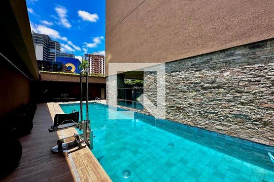 Piscina de apartamento à venda com 1 quarto, 27m² em Jardim das Acacias, São Paulo