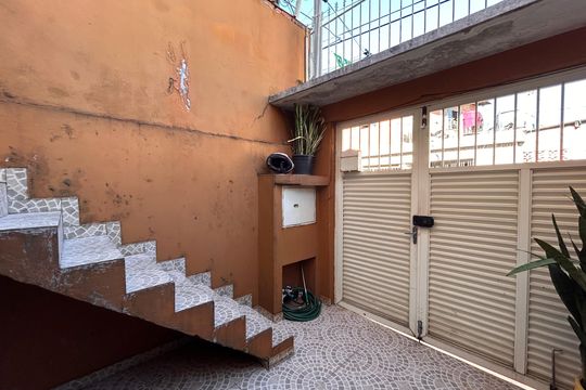 Garagem  de casa à venda com 3 quartos, 240m² em Vila Santana, São Paulo