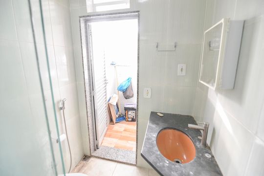 Banheiro de apartamento para alugar com 1 quarto, 40m² em Tijuca, Rio de Janeiro