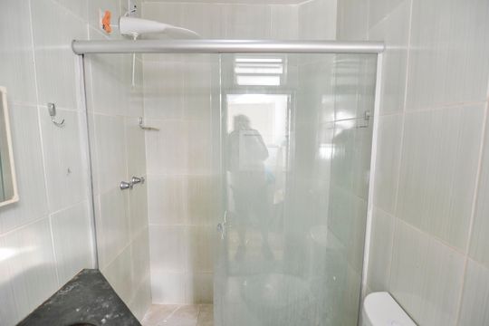 Banheiro de apartamento para alugar com 1 quarto, 40m² em Tijuca, Rio de Janeiro