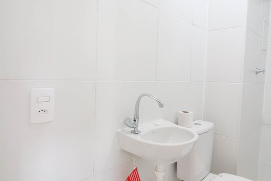 Banheiro de apartamento para alugar com 2 quartos, 31m² em Jardim Caravelas, São Paulo