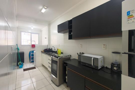 Cozinha  de apartamento para alugar com 2 quartos, 75m² em Guilhermina, Praia Grande