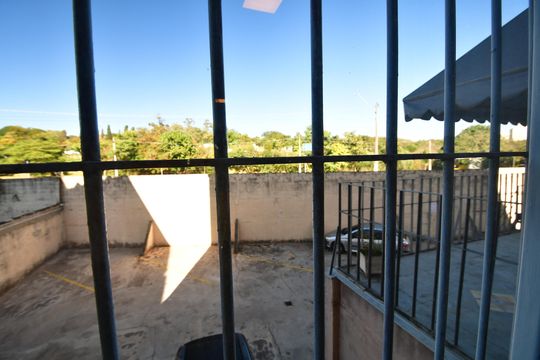 Sala - Vista de apartamento à venda com 2 quartos, 48m² em Vila Helena, Campinas