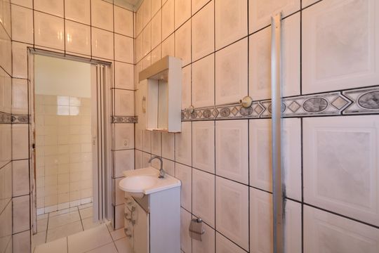 Banheiro de casa para alugar com 2 quartos, 100m² em Casa Grande, Diadema