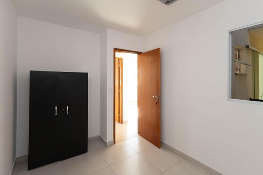 Quarto 2 de apartamento para alugar com 2 quartos, 52m² em Vila Gustavo, São Paulo