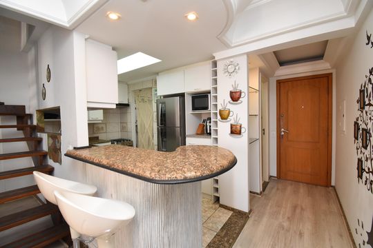 Sala de apartamento para alugar com 1 quarto, 109m² em Cabral, Curitiba
