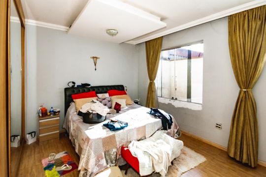 Casa à venda com 4 quartos, 600m² em Santa Terezinha, Belo Horizonte