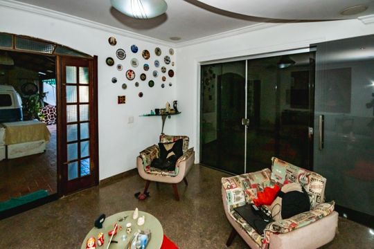 Casa à venda com 4 quartos, 600m² em Santa Terezinha, Belo Horizonte