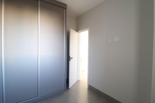 Quarto 1 de apartamento para alugar com 3 quartos, 82m² em Santa Mônica, Uberlândia
