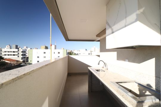 Varanda de apartamento para alugar com 3 quartos, 82m² em Santa Mônica, Uberlândia