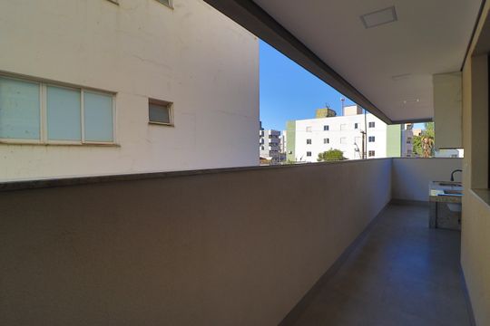 Área de Serviço de apartamento para alugar com 3 quartos, 82m² em Santa Mônica, Uberlândia
