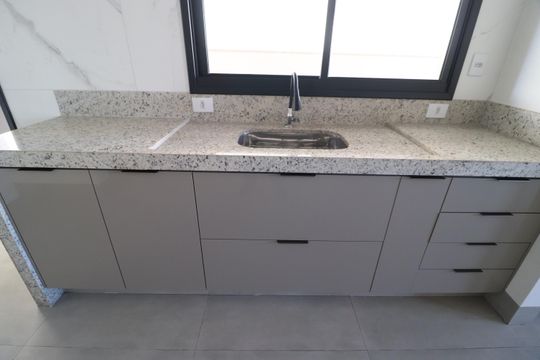 Cozinha de apartamento para alugar com 3 quartos, 82m² em Santa Mônica, Uberlândia