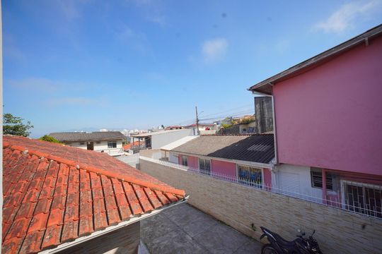 Vista da Suíte de casa para alugar com 1 quarto, 45m² em Monte Cristo, Florianópolis