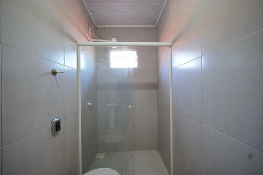 Banheiro da Suíte de casa para alugar com 1 quarto, 45m² em Monte Cristo, Florianópolis