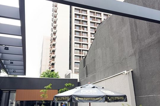 Fachada de kitnet/studio para alugar com 1 quarto, 24m² em Pinheiros, São Paulo
