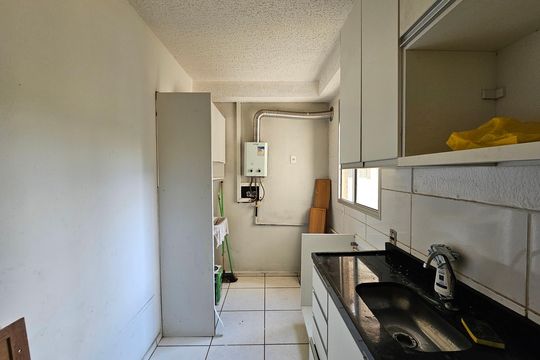 Cozinha de apartamento para alugar com 2 quartos, 45m² em Bernardo Kelner, Nova Iguaçu