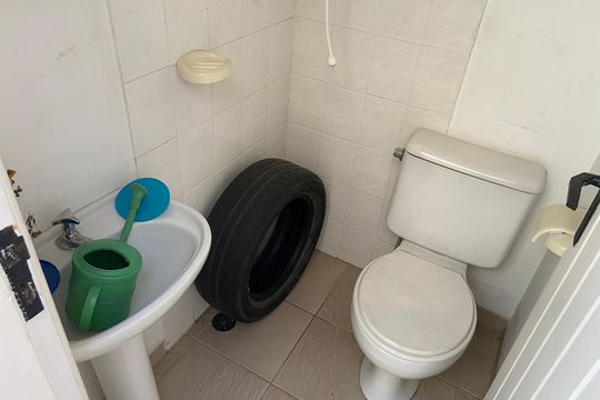 Quintal - Banheiro de casa de condomínio à venda com 3 quartos, 156m² em Jardim Rosa Maria, São Paulo
