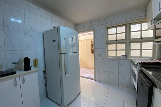 Cozinha de casa de condomínio à venda com 3 quartos, 156m² em Jardim Rosa Maria, São Paulo
