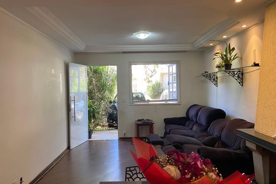 Sala de casa de condomínio para alugar com 3 quartos, 156m² em Jardim Rosa Maria, São Paulo