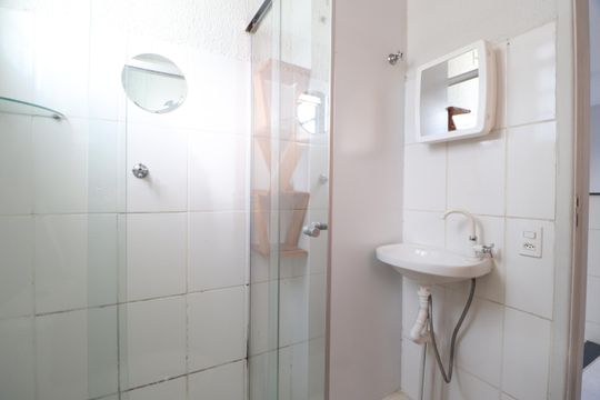 Banheiro Social de apartamento para alugar com 2 quartos, 48m² em Mansour, Uberlândia