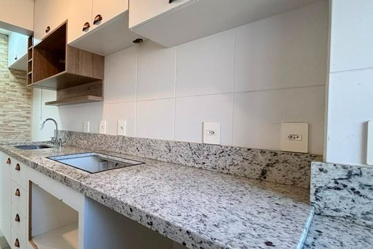 Cozinha de apartamento para alugar com 2 quartos, 58m² em Medianeira, Porto Alegre