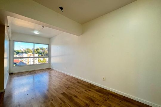 Sala de apartamento para alugar com 2 quartos, 58m² em Medianeira, Porto Alegre