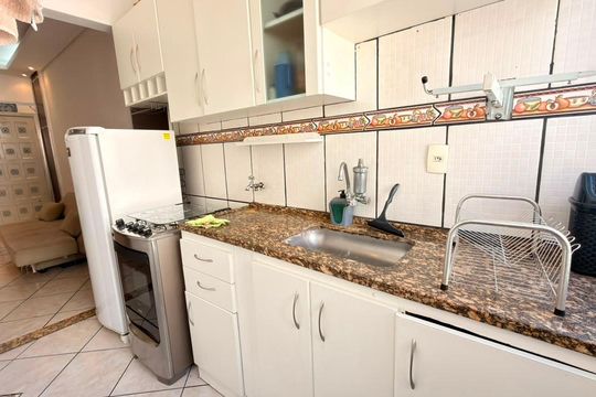 Cozinha de apartamento para alugar com 1 quarto, 50m² em Centro, Belo Horizonte