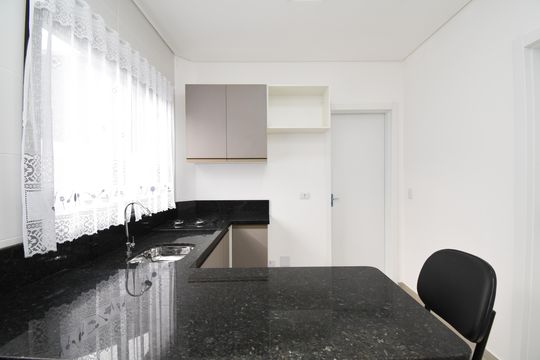 Sala/Cozinha de kitnet/studio para alugar com 1 quarto, 26m² em Cajuru, Curitiba