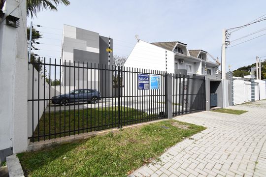 Placa de kitnet/studio para alugar com 1 quarto, 26m² em Cajuru, Curitiba