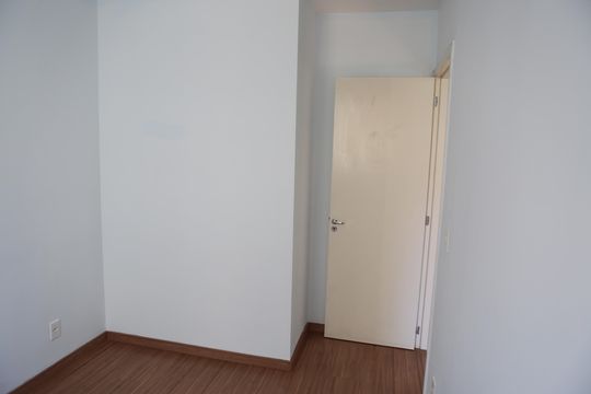 Quarto 2 de apartamento para alugar com 2 quartos, 47m² em Camargos, Belo Horizonte