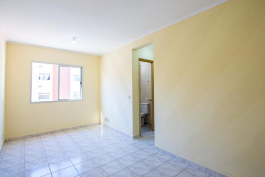 Sala de apartamento à venda com 2 quartos, 50m² em Cidade São Jorge, Santo André