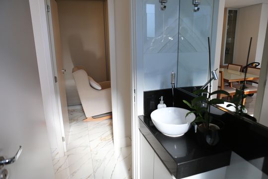 Banheiro de apartamento à venda com 2 quartos, 52m² em Jk, Contagem