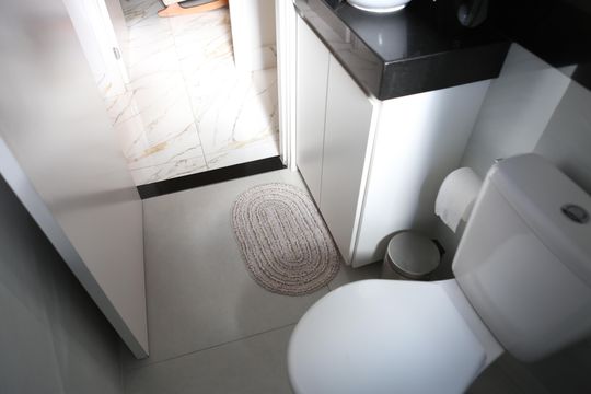 Banheiro de apartamento à venda com 2 quartos, 52m² em Jk, Contagem
