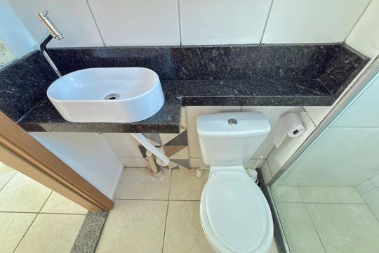 Banheiro Social de apartamento para alugar com 2 quartos, 45m² em Califórnia, Contagem