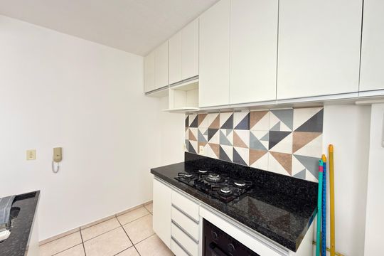 Cozinha  de apartamento para alugar com 2 quartos, 45m² em Califórnia, Contagem