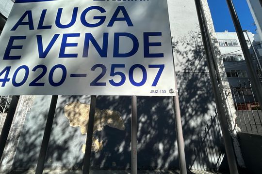 Placa de apartamento à venda com 2 quartos, 63m² em Inhaúma, Rio de Janeiro
